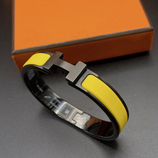 ¡®Aura Jewels¡¯CLIC HM SO BLACK YELLOW BRACELET