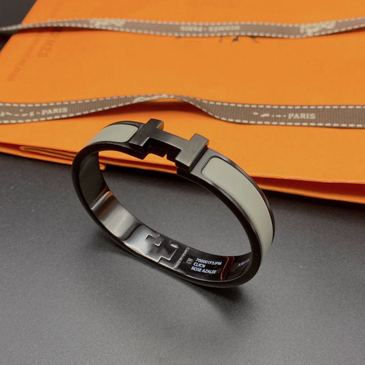 ¡®Aura Jewels¡¯CLIC HM SO BLACK GREY BRACELET