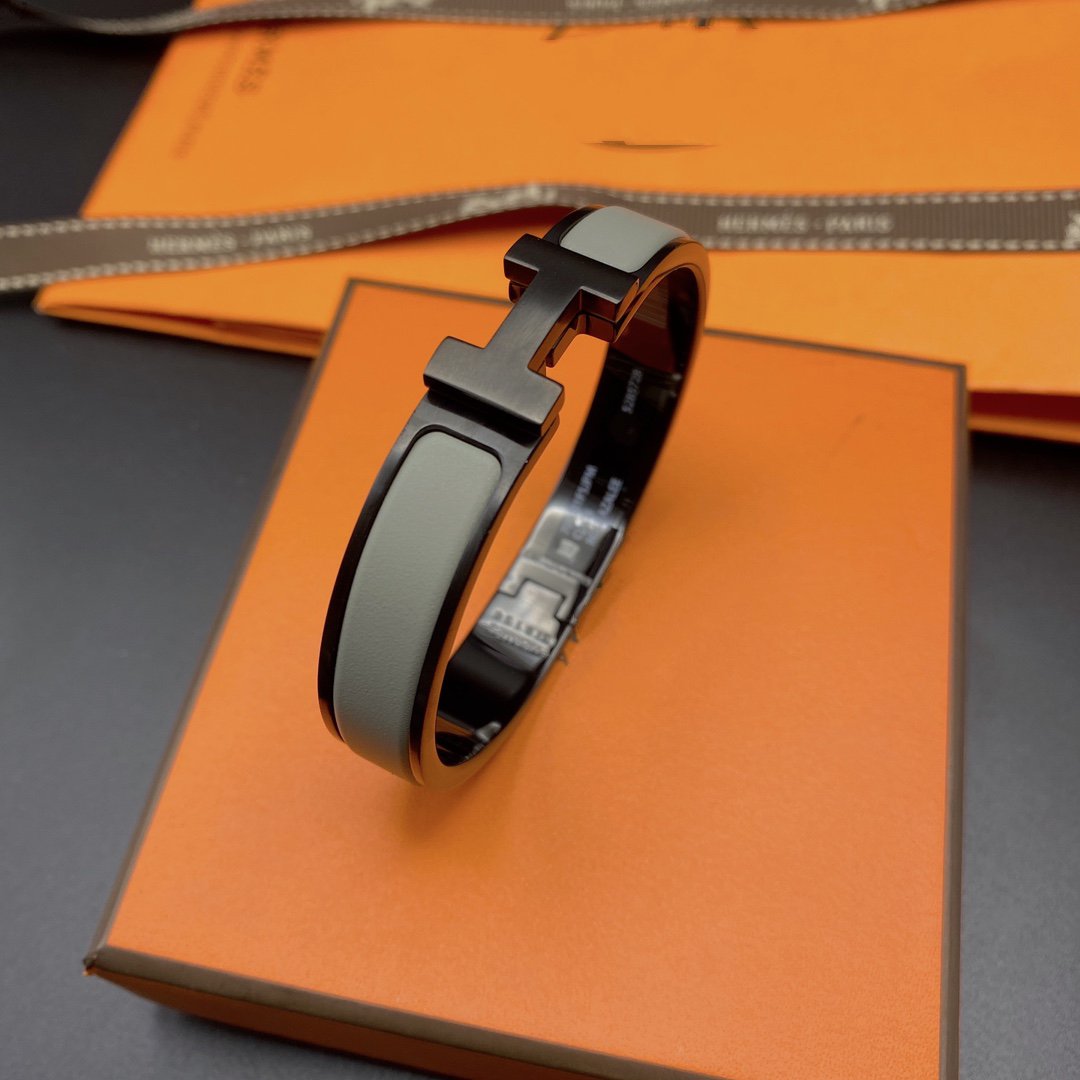 ¡®Aura Jewels¡¯CLIC HM SO BLACK GREY BRACELET