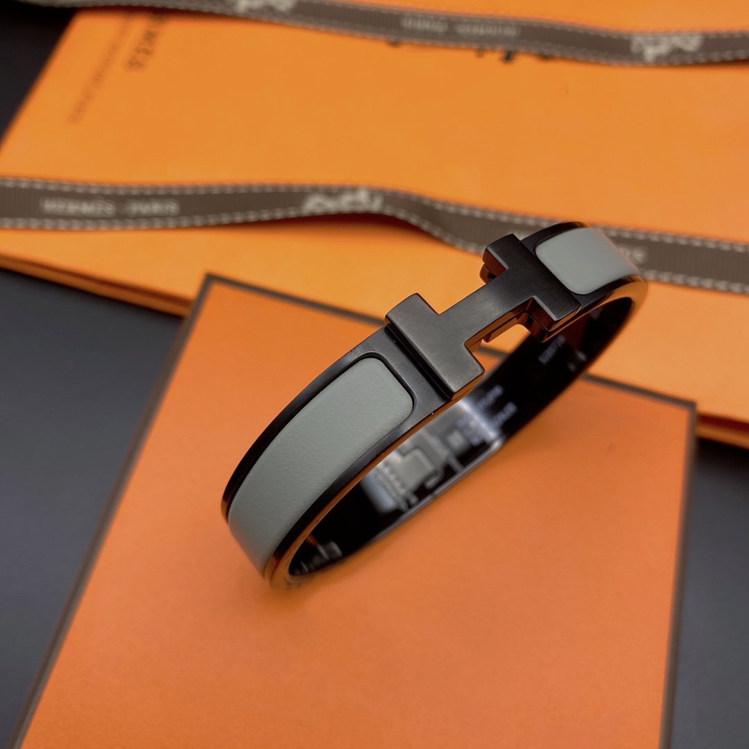 ¡®Aura Jewels¡¯CLIC HM SO BLACK GREY BRACELET