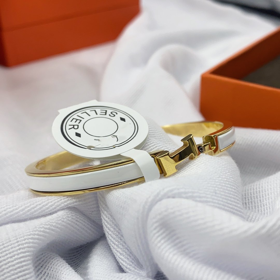 ¡®Aura Jewels¡¯CLASSIC HM CLIC WHITE 8MM ENAMEL BRACELET