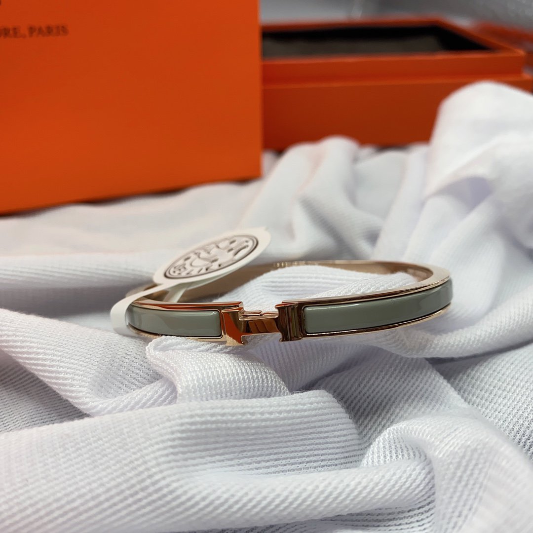 ¡®Aura Jewels¡¯CLASSIC HM CLIC GREEN 8MM ENAMEL BRACELET