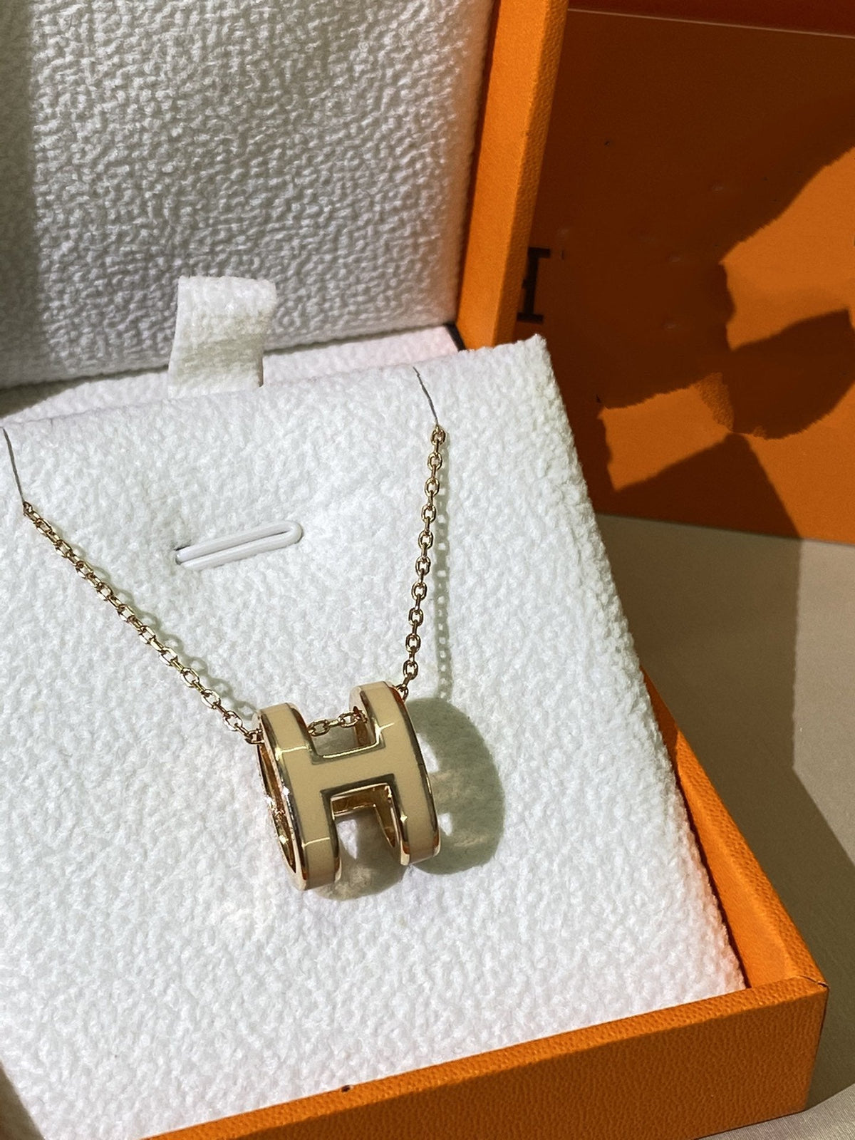 ¡®Aura Jewels¡¯HM CLIC YELLOW ENAMEL GOLD NECKLACE