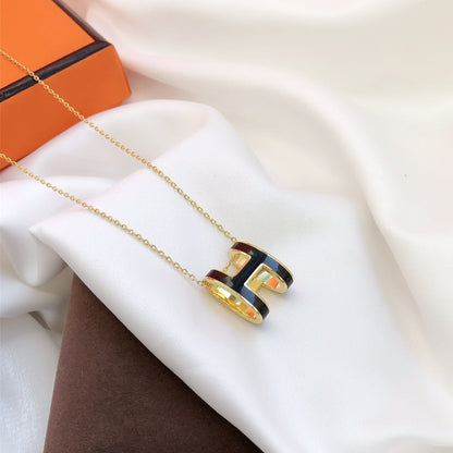 ¡®Aura Jewels¡¯HM CLIC BLACK ENAMEL GOLD NECKLACE