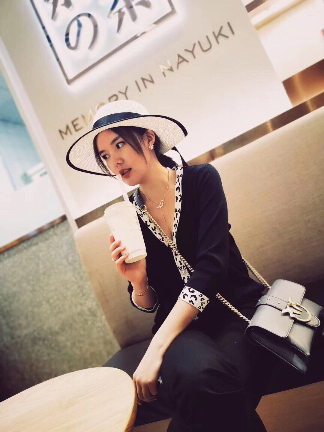 ¡®Aura Jewels¡¯HM FIRE PIG NOSE NECKLACE TRENDY STREET