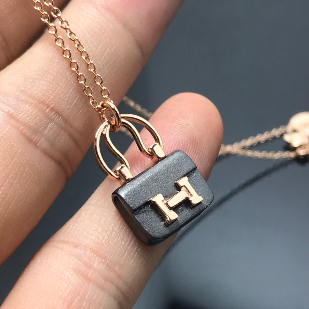 ¡®Aura Jewels¡¯WOMEN'S HM AMULETTES CONSTANCE PENDANT NECKLACE