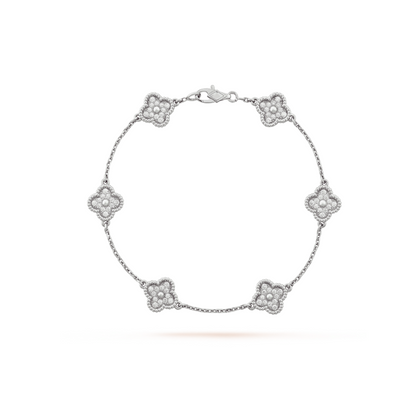 ¡®Aura Jewels¡¯CLOVER 6 MOTIF SILVER DIAMOND BRACELET