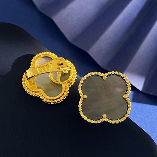[¡®Aura Jewels¡¯]CLOVER  20MM GRAY MOP EARRINGS