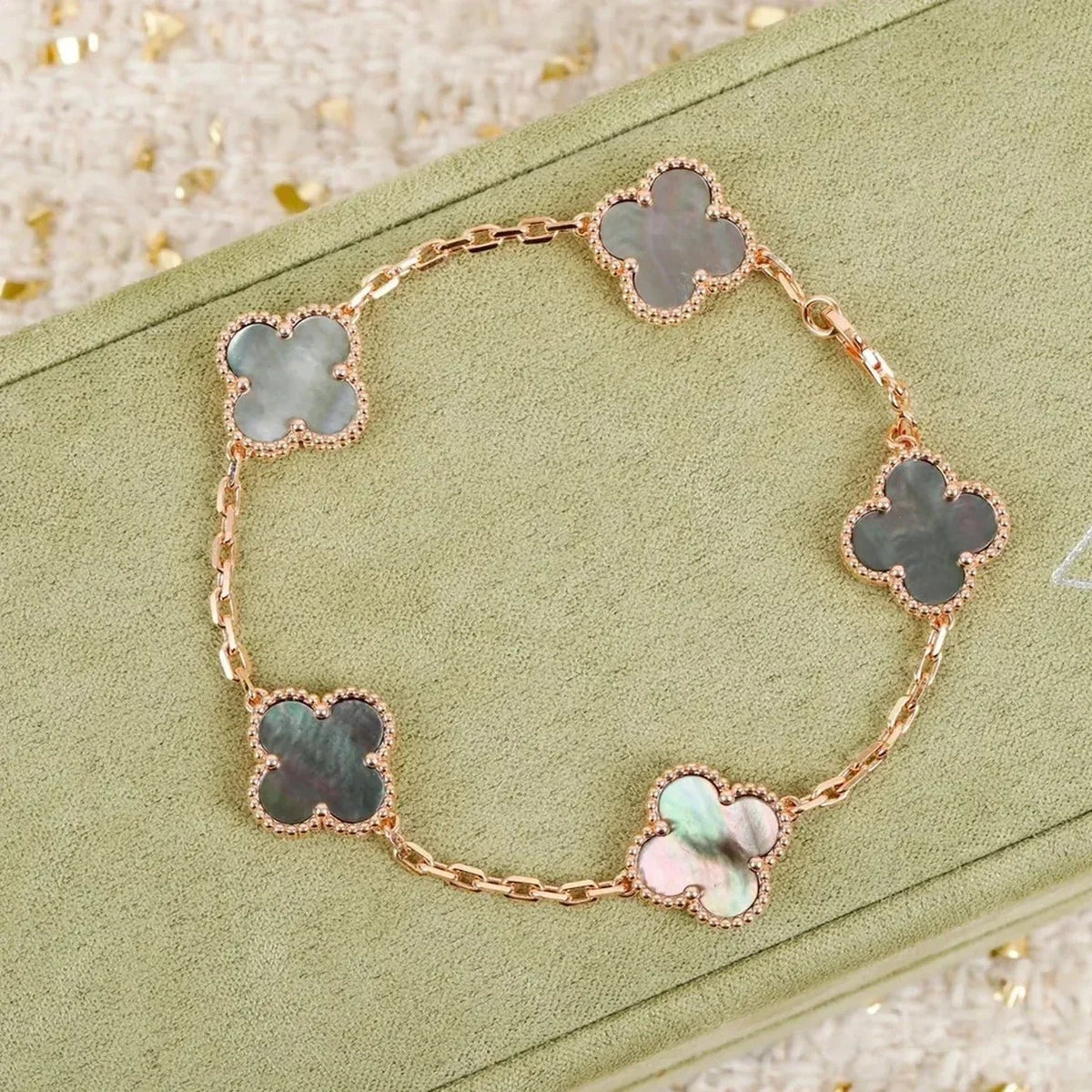 [Aura Jewels]New CLOVER 5 MOTIF GRAY MOP BRACELET COLLECTION
