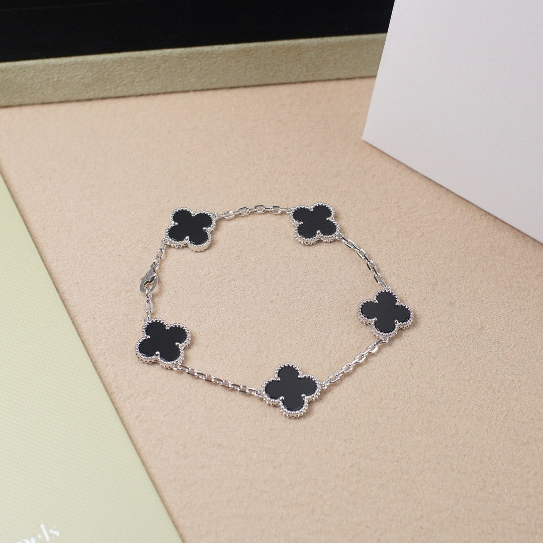 [Aura Jewels]New CLOVER 5 MOTIF ONYXS BRACELET COLLECTION