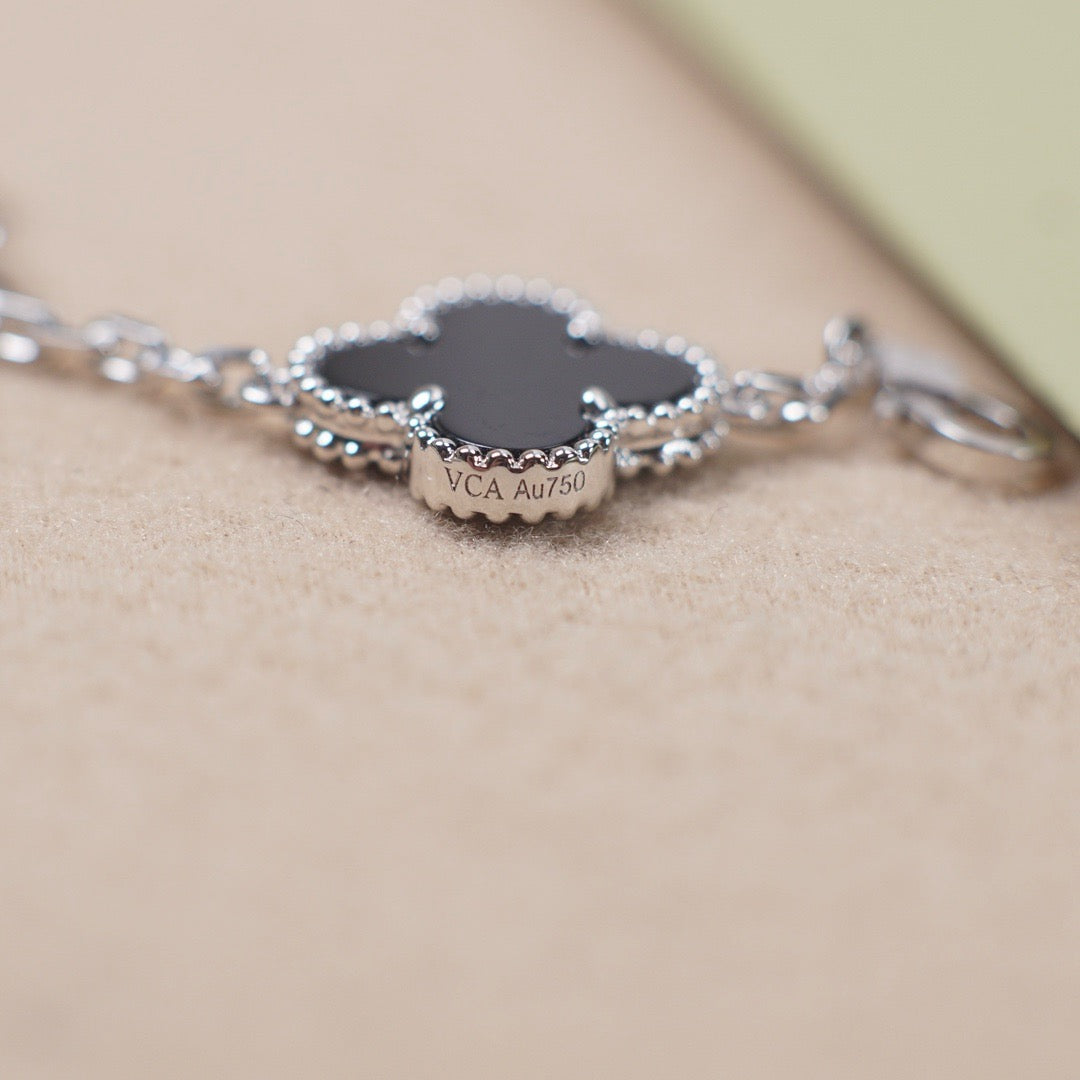 [Aura Jewels]New CLOVER 5 MOTIF ONYXS BRACELET COLLECTION