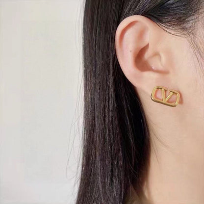 [Aura Jewels]Gold V-shaped stud earrings