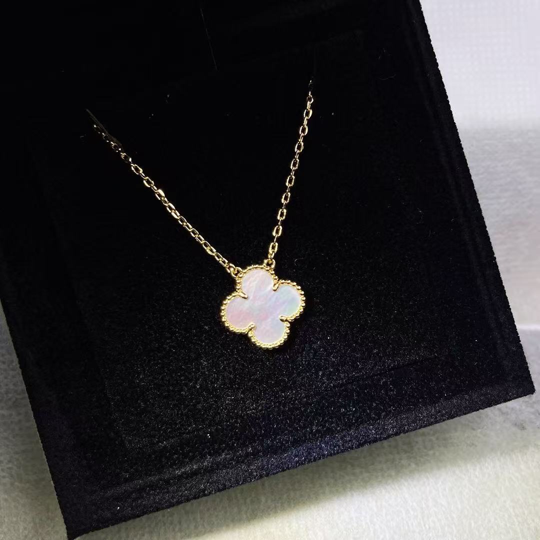 [Aura Jewels]CLOVER MINI 15MM WHITE MOTHER-OF-PEARL NECKLACE