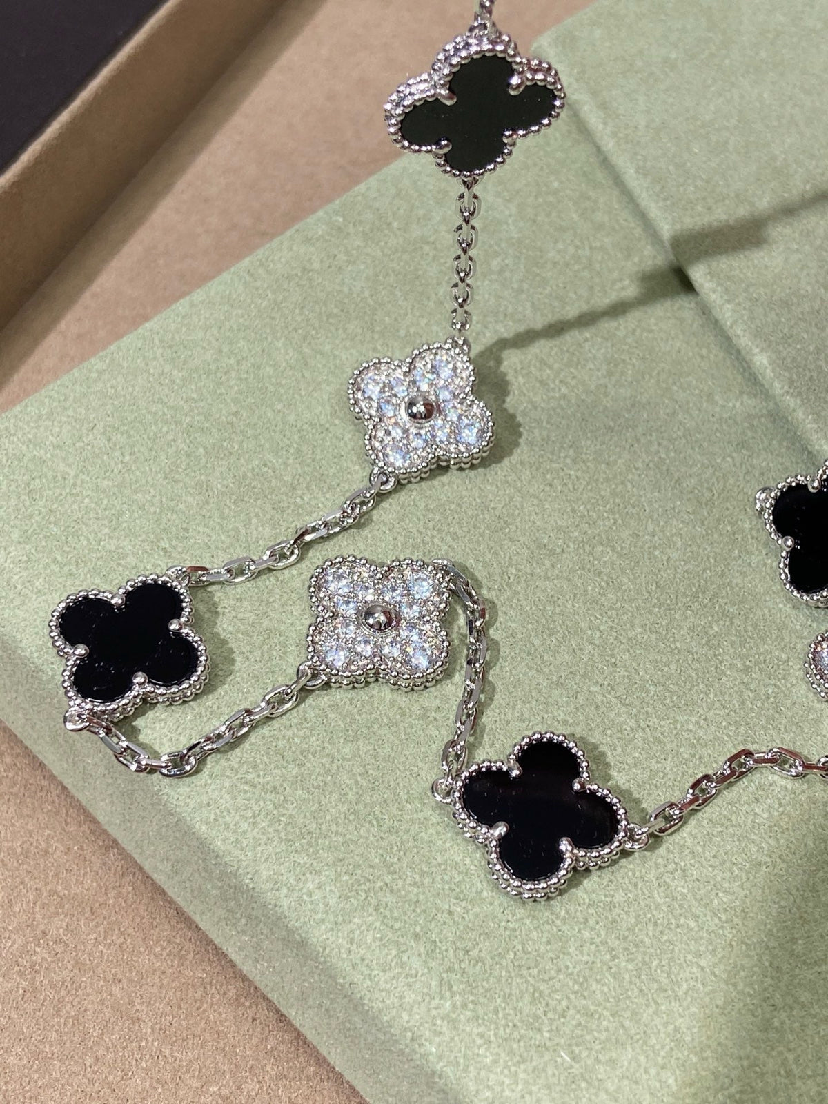 [Aura Jewels] Four-Leaf Clover Ten Elements Panda Diamond Silver Necklace
