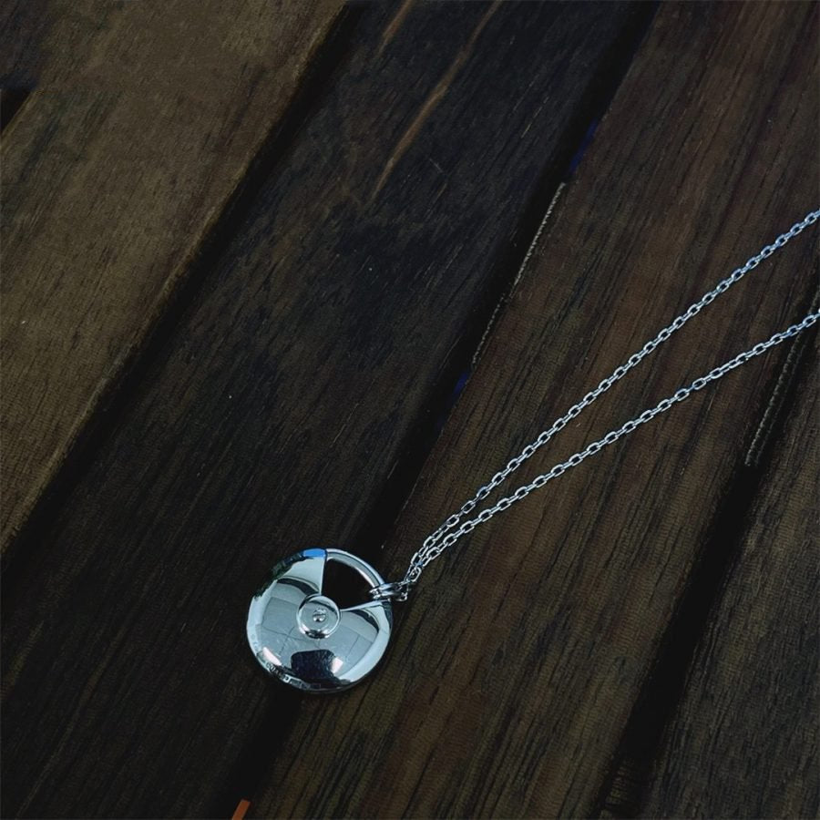 ¡®Aura Jewels¡¯AMULETTE SILVER FULL DIAMOND NECKLACE
