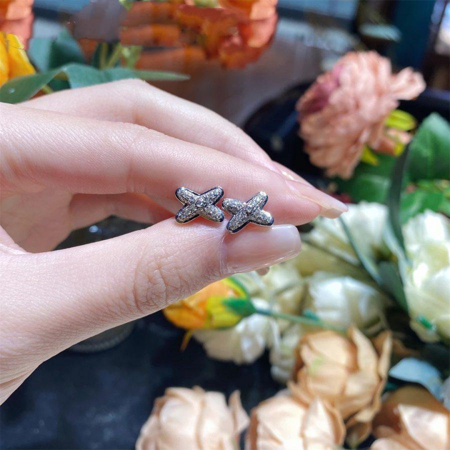 ¡®Aura Jewels¡¯JEUX DE SILVER DIAMOND EARRINGS