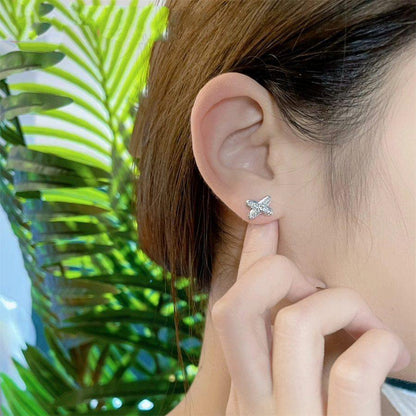 ¡®Aura Jewels¡¯JEUX DE SILVER DIAMOND EARRINGS