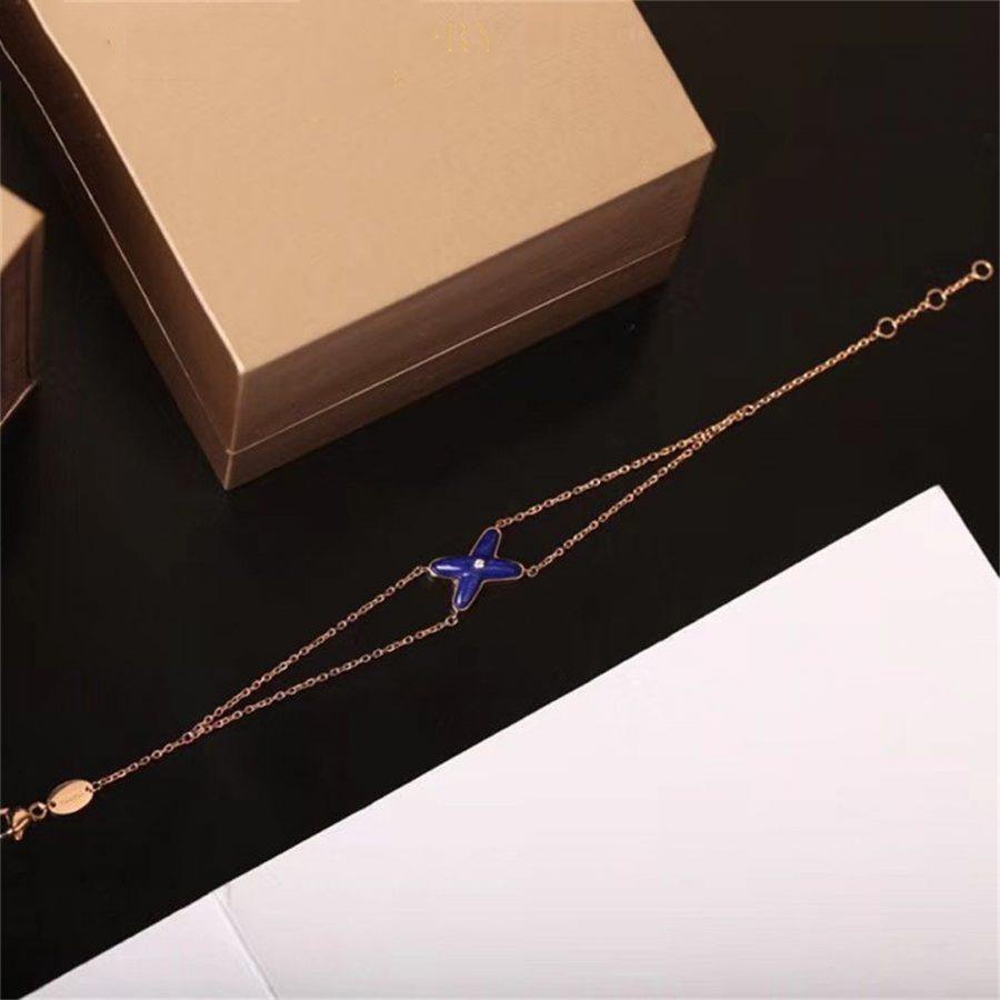 ¡®Aura Jewels¡¯Hollow Design Four-Leaf Clover Flower Shape Ring