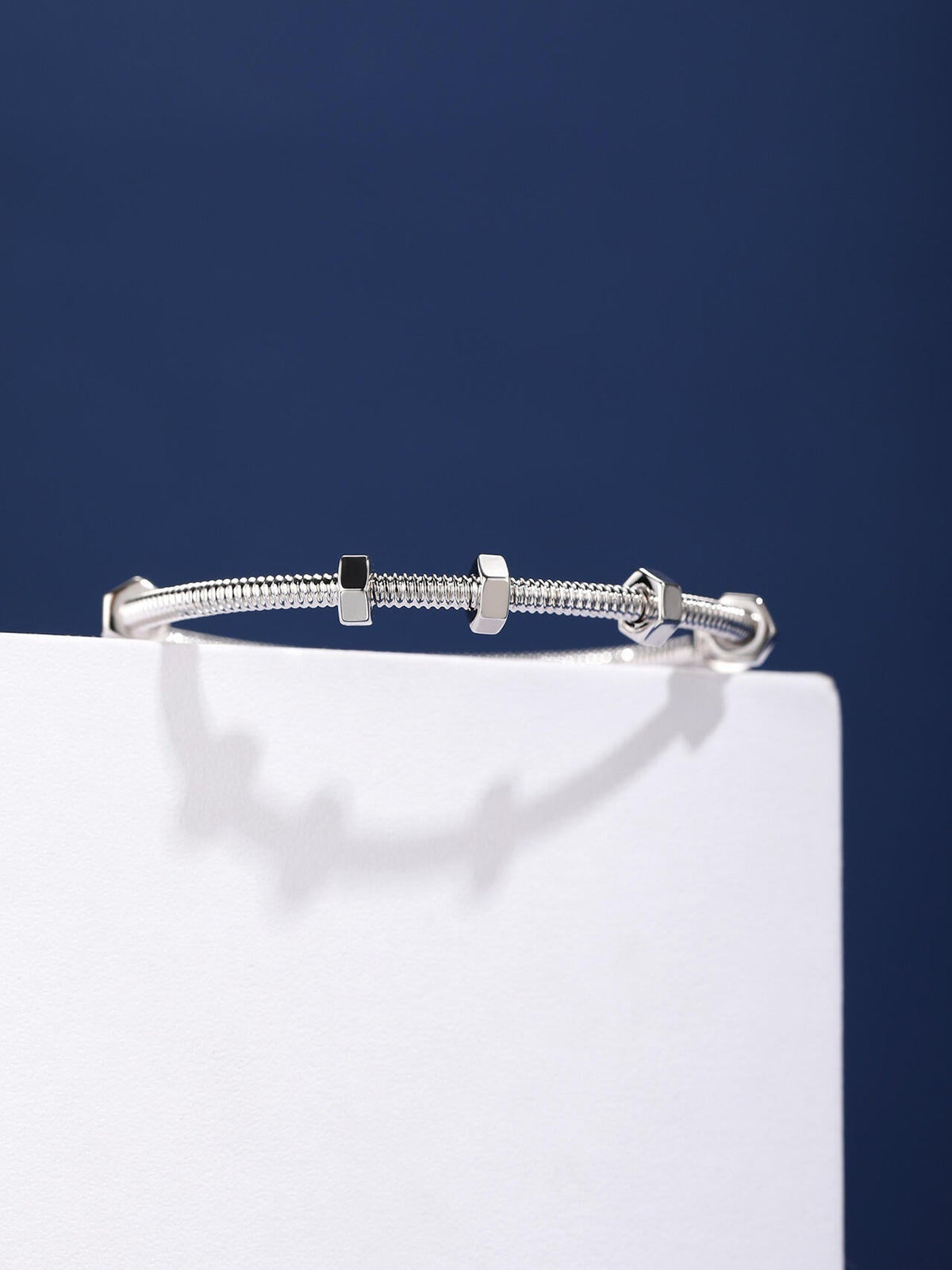 [¡®Aura Jewels¡¯]CT THREADED BRACELET