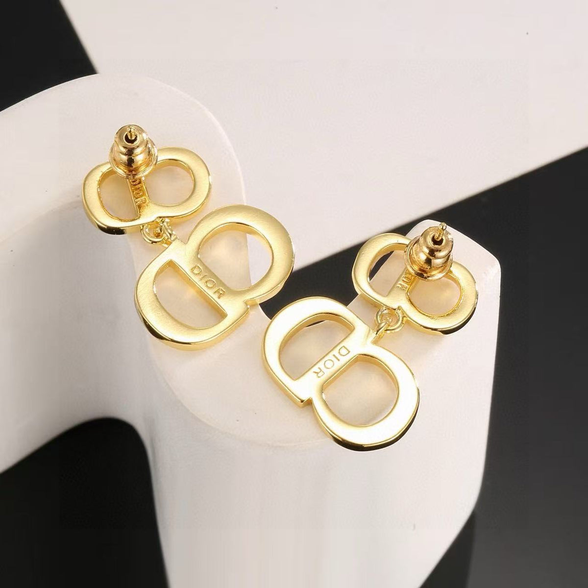 [Aura Jewels]Gold CD Letter Stud Earrings