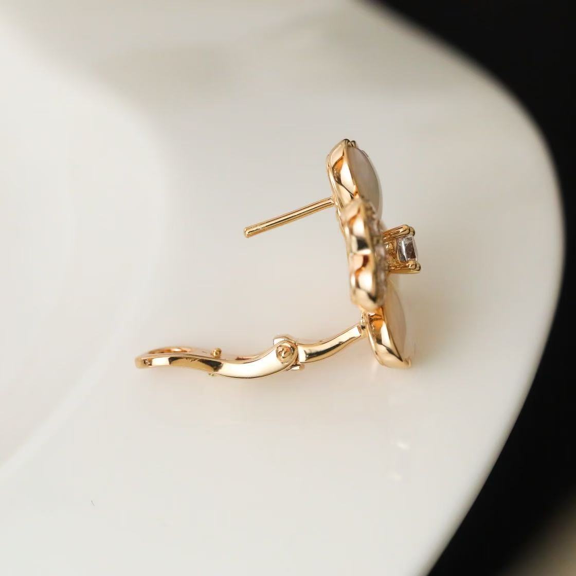 [Aura Jewels]FRIVOLE PINK GOLD FLOWER DIAMOND EARRINGS 2