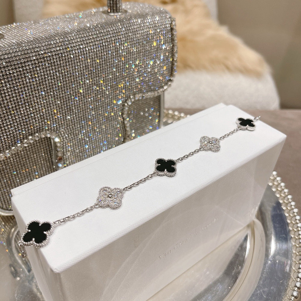 [Aura Jewels]New CLOVER 5 MOTIF ONYXS BRACELET COLLECTION