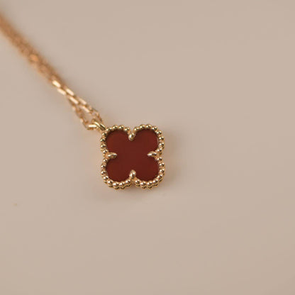 ¡®Aura Jewels¡¯CLOVER MINI 9.5MM WHITE CARNELIANS NECKLACE