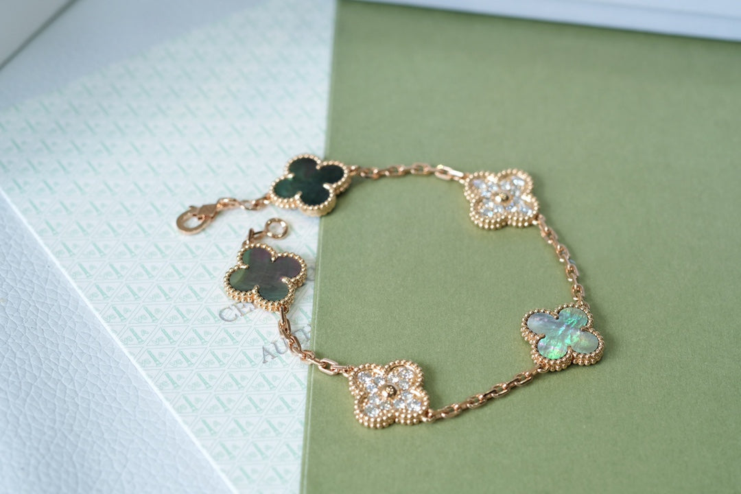 [Aura Jewels]New CLOVER 5 MOTIF GRAY MOP BRACELET COLLECTION