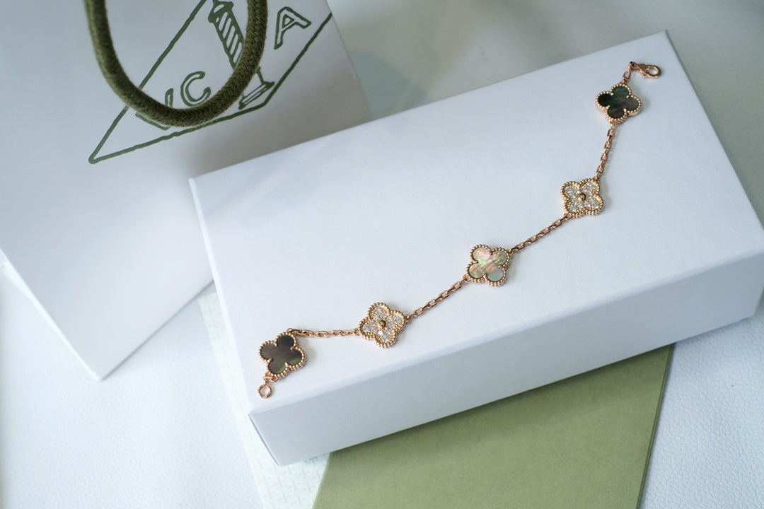 [Aura Jewels]New CLOVER 5 MOTIF GRAY MOP BRACELET COLLECTION
