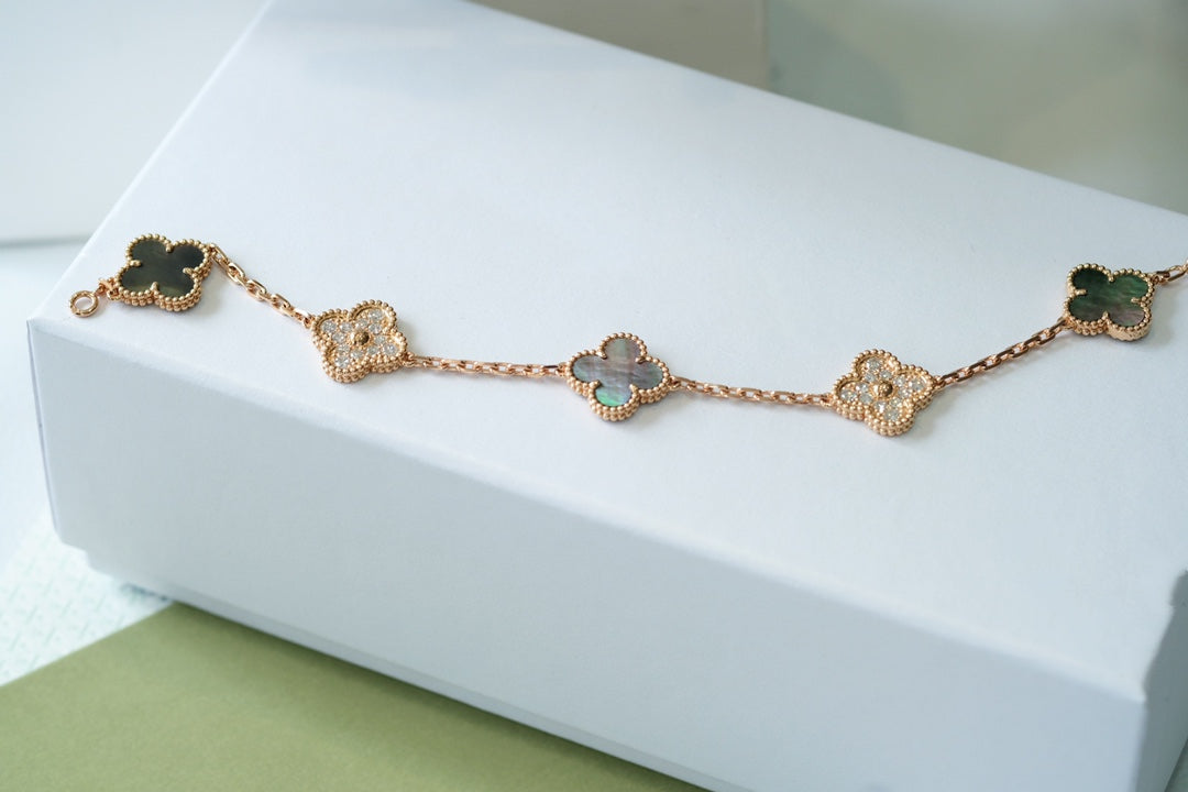 [Aura Jewels]New CLOVER 5 MOTIF GRAY MOP BRACELET COLLECTION