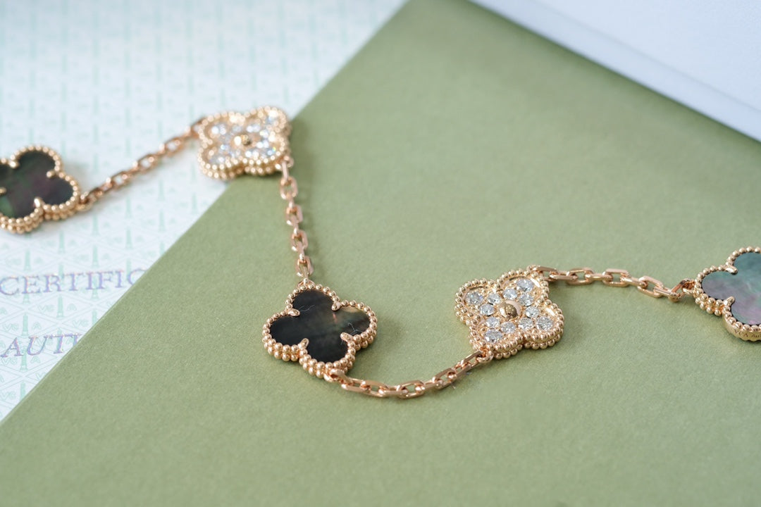 [Aura Jewels]New CLOVER 5 MOTIF GRAY MOP BRACELET COLLECTION