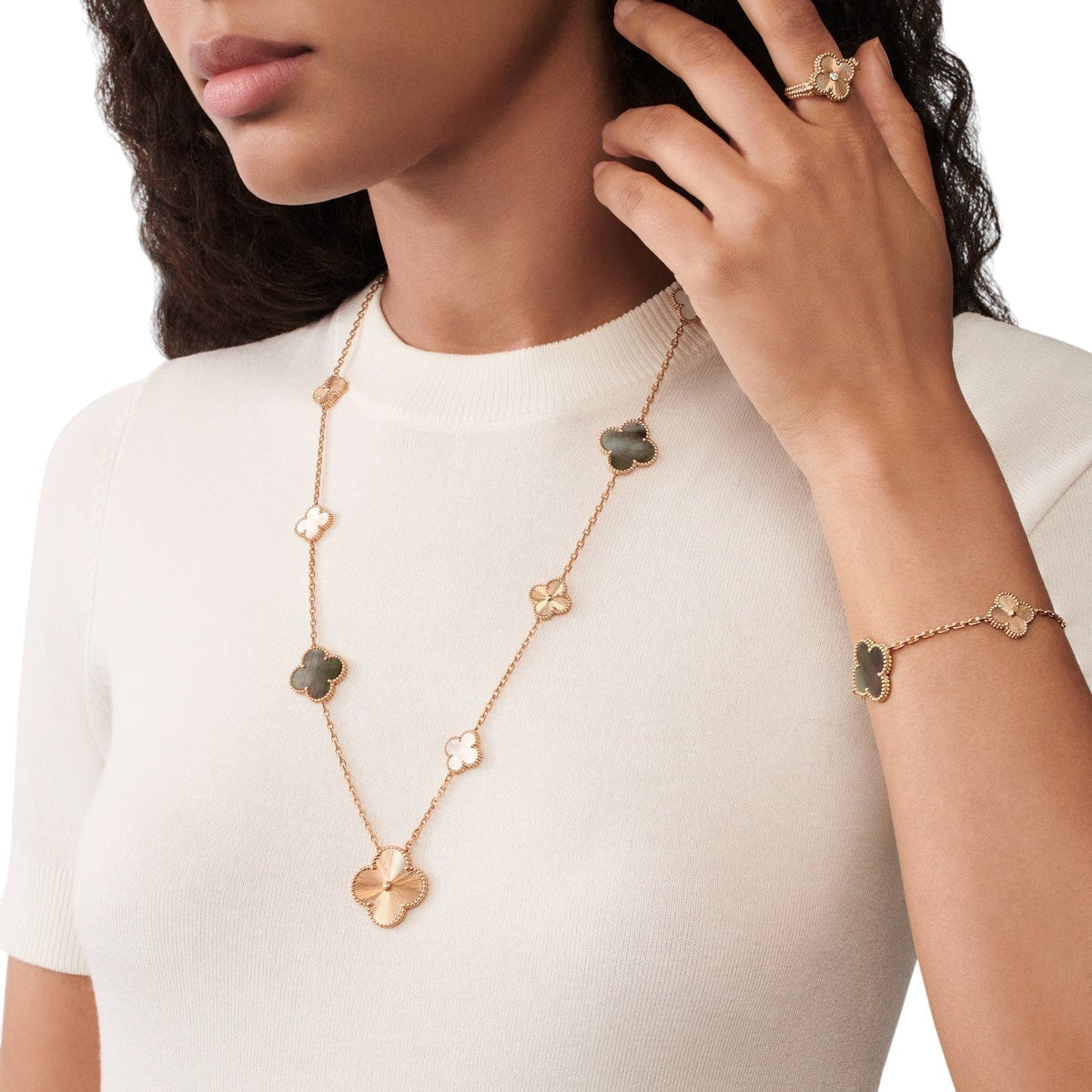 [Aura Jewels]DETACHABLE CLOVER 15(11+4) FLOWER ROSE GOLD NECKLACE SET