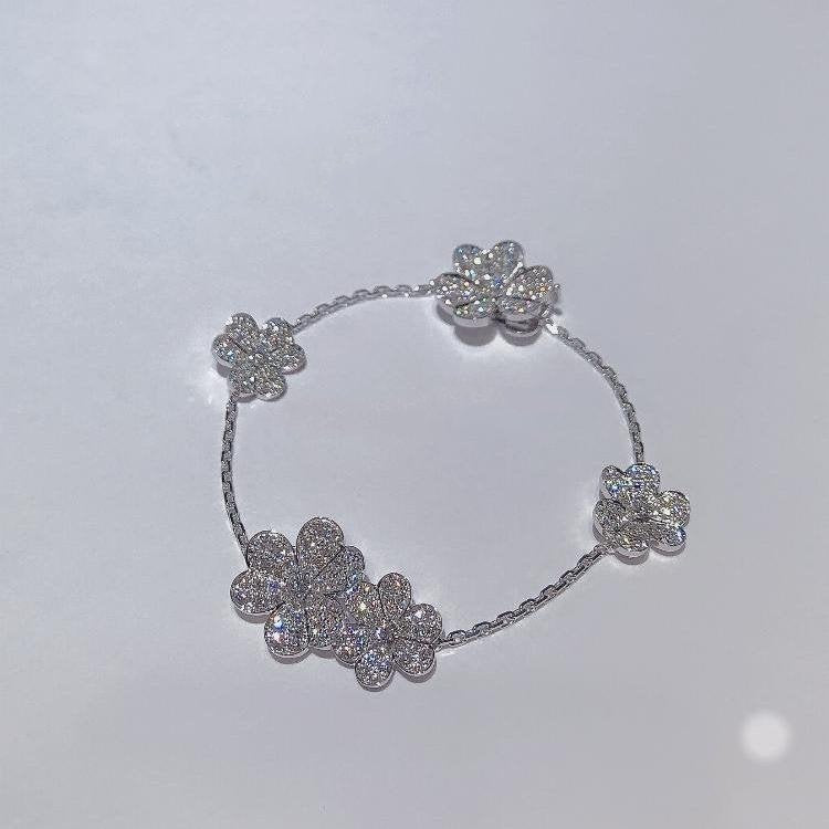 ¡®Aura Jewels¡¯FRIVOLE SILVER 5 FLOWERS BRACELET