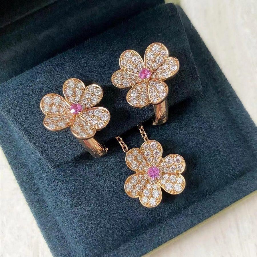 ¡®Aura Jewels¡¯FRIVOLE ROSE GOLD FLOWER DIAMOND NECKLACE