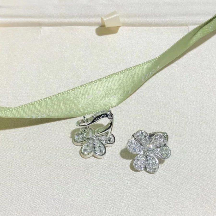 ¡®Aura Jewels¡¯FRIVOLE SILVER FLOWER DIAMOND EARRINGS