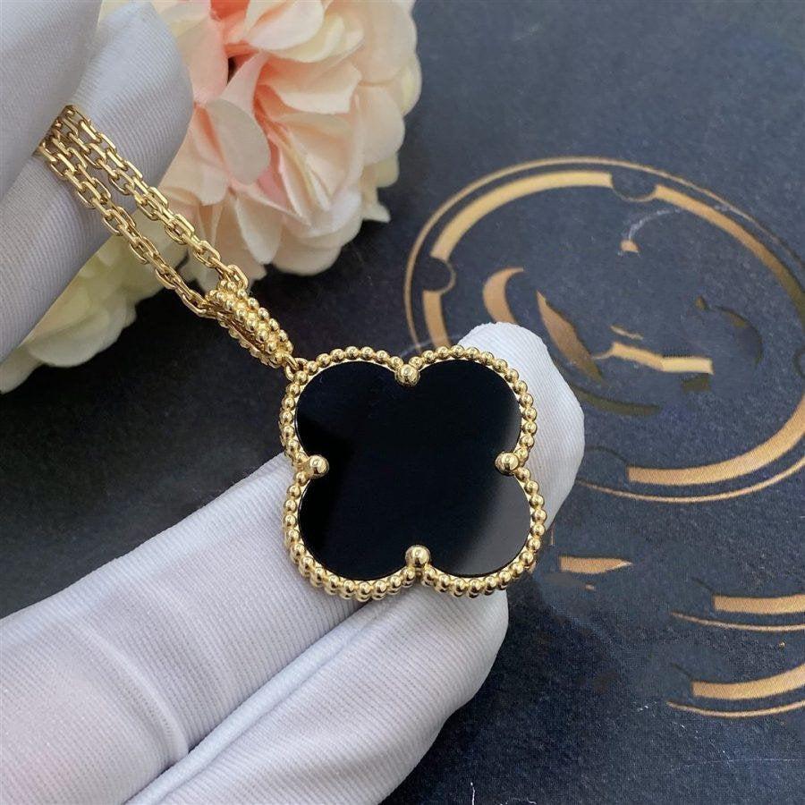 ¡®Aura Jewels¡¯CLOVER 25MM GOLD ONYX BIG CLOVER NECKLACE