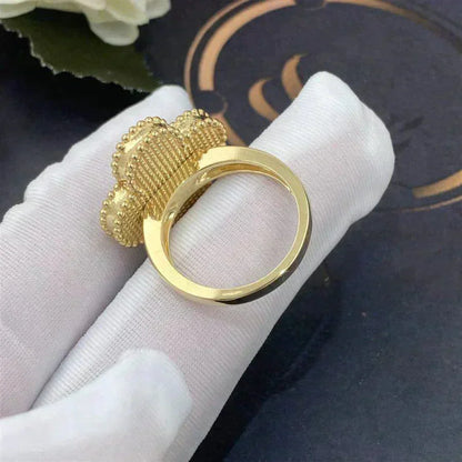 ¡®Aura Jewels¡¯CLOVER WHITE MOP RING