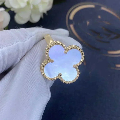 ¡®Aura Jewels¡¯CLOVER WHITE MOP RING