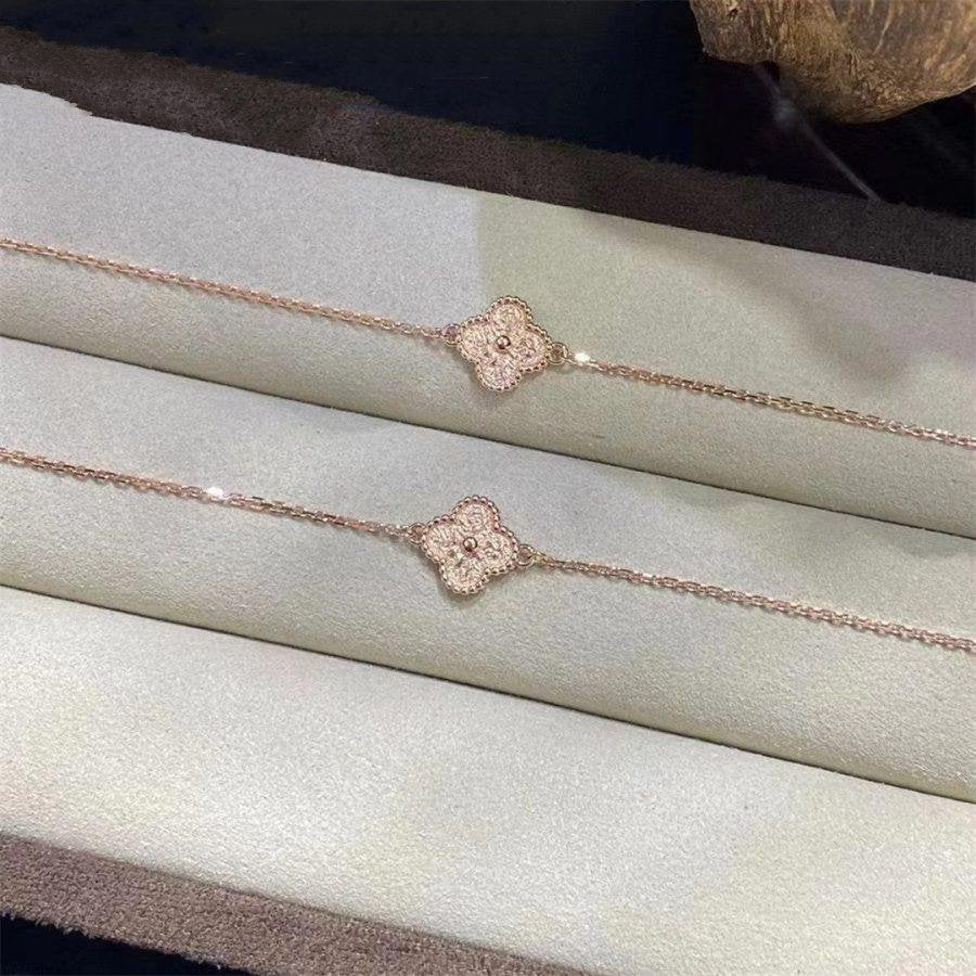¡®Aura Jewels¡¯CLOVER SINGLE FLOWER BRACELET