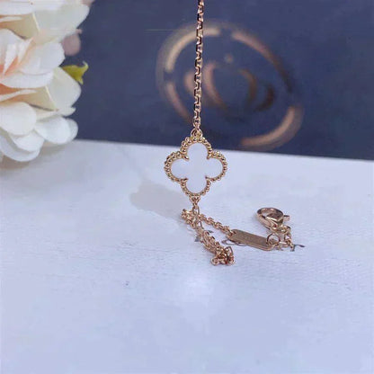 ¡®Aura Jewels¡¯CLOVER WHITE MOP SINGLE FLOWER BRACELET