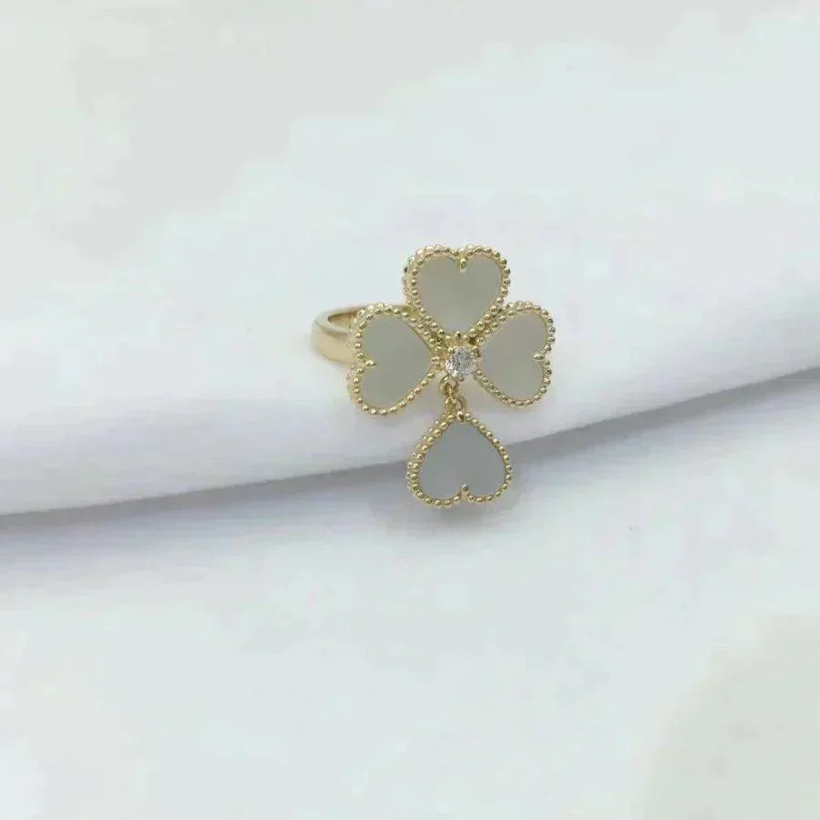 ¡®Aura Jewels¡¯SWEET CLOVER WHITE MOP RING