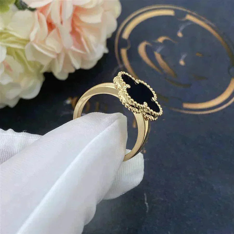 ¡®Aura Jewels¡¯CLOVER ONYX RING