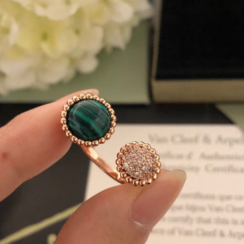 ¡®Aura Jewels¡¯PERLEE COULEURS DIAMOND ROSE GOLD BETWEEN THE FINGER RING