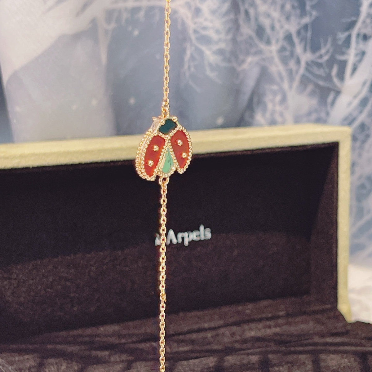 ¡®Aura Jewels¡¯LUCKY SPRING 1 MOTIF PINK GOLD BRACELET