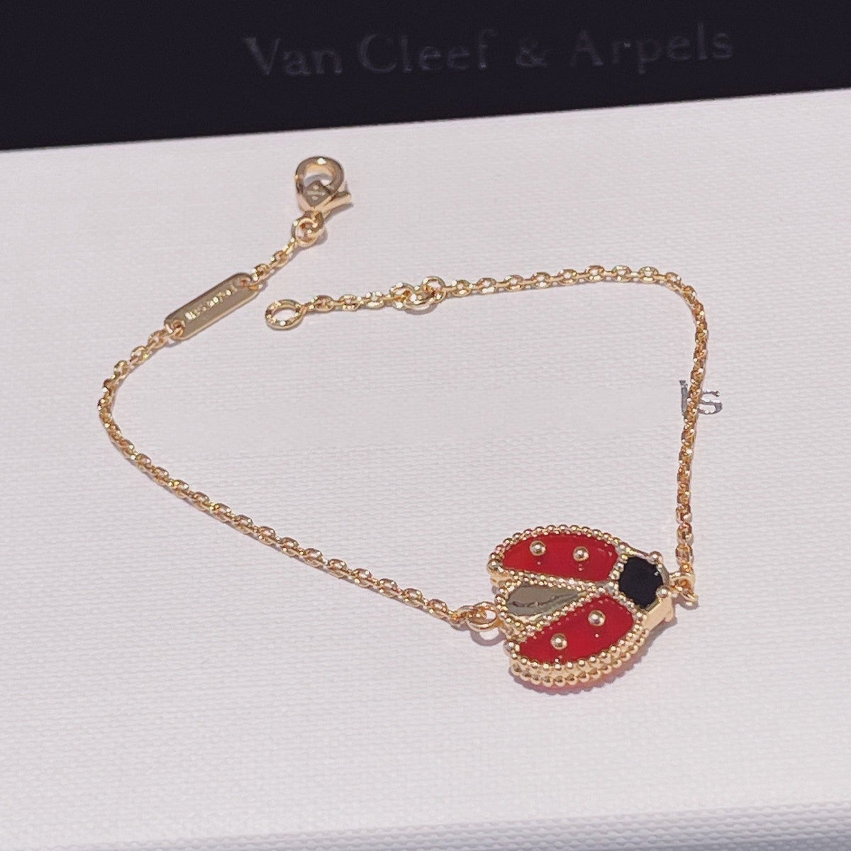 ¡®Aura Jewels¡¯LUCKY SPRING 1 MOTIF PINK GOLD BRACELET