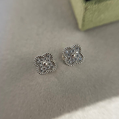 ¡®Aura Jewels¡¯CLOVER MINI DIAMOND STUD EARRINGS